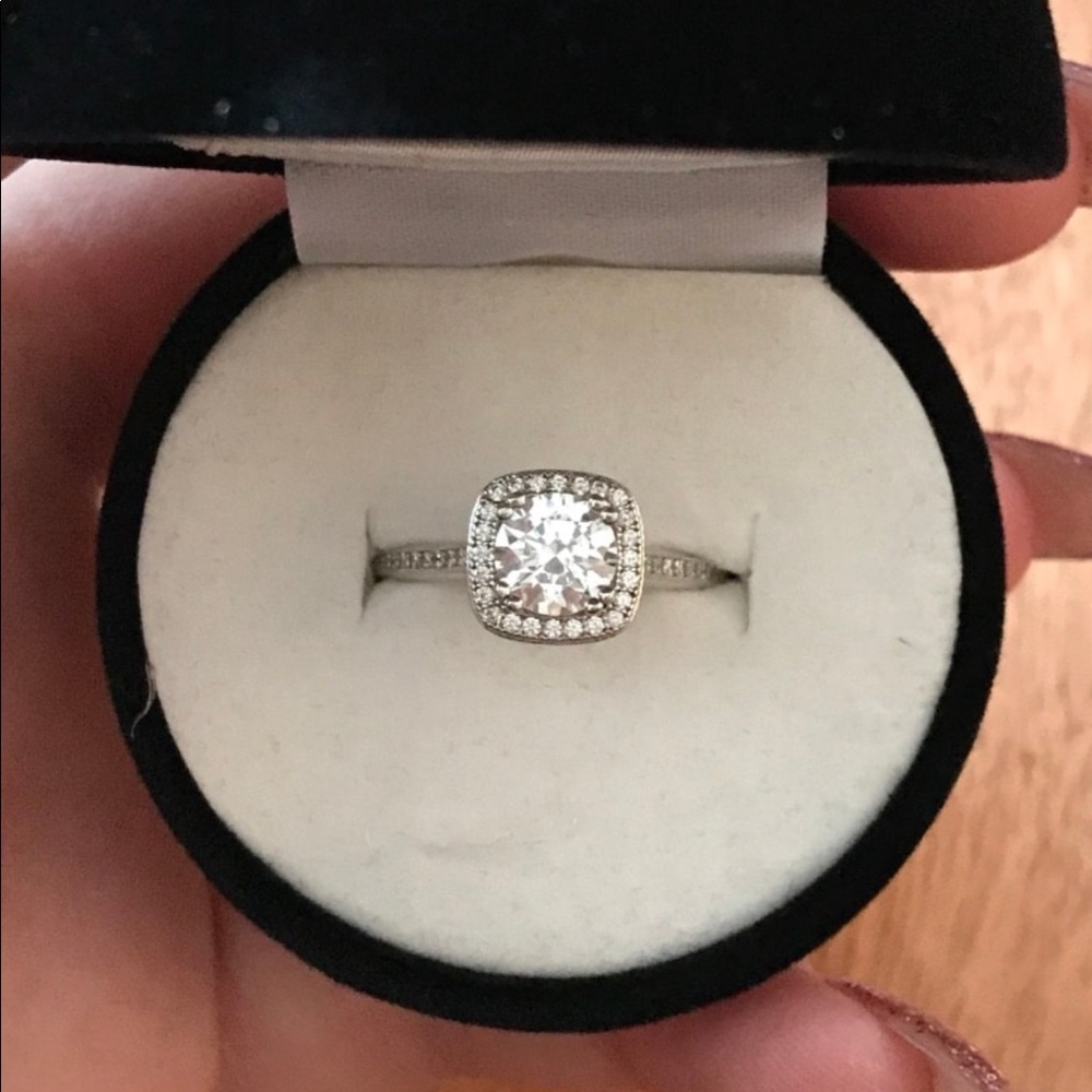 Sterling 925 Silver and swarovski crystal ring